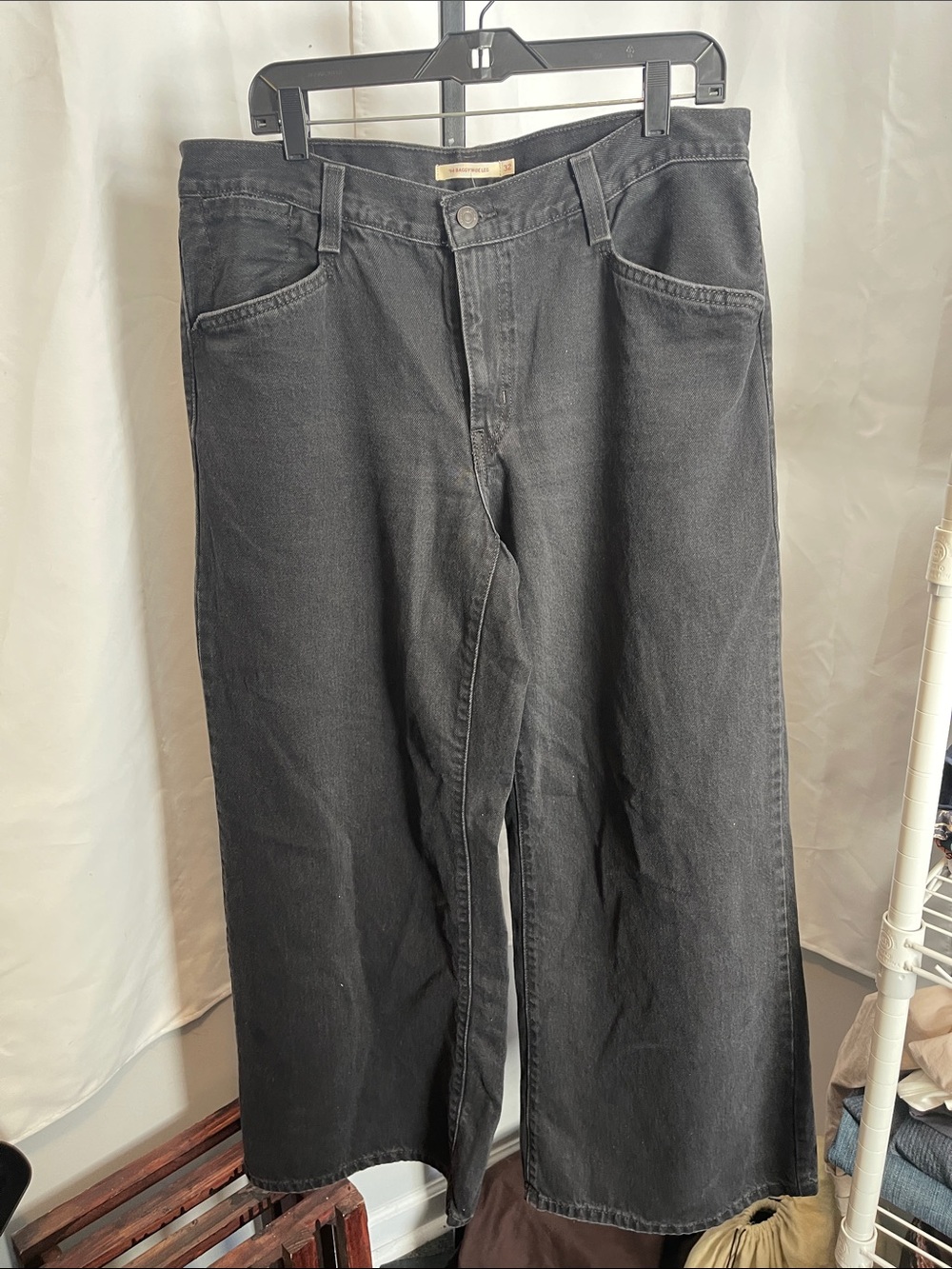 Levi's women’s Black wide leg Jeans